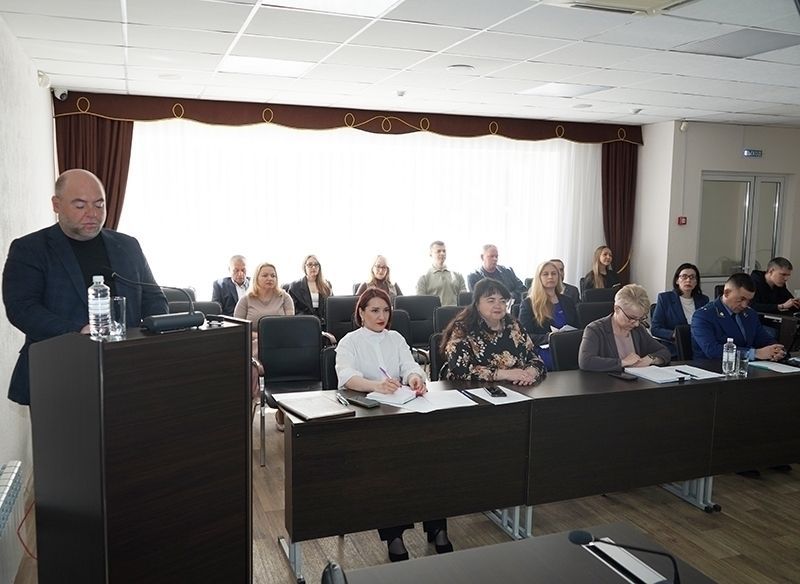 Основные вопросы майского заседания Думы